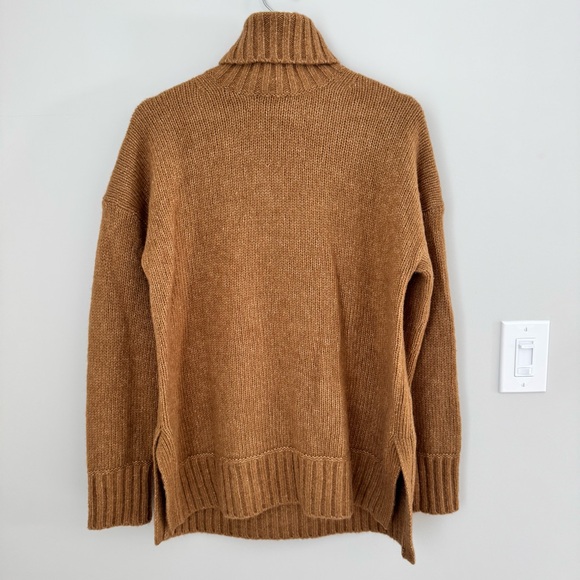 Everlane The Cloud Turtleneck Alpaca Wool Blend
Brown Sweater M - Picture 10 of 16